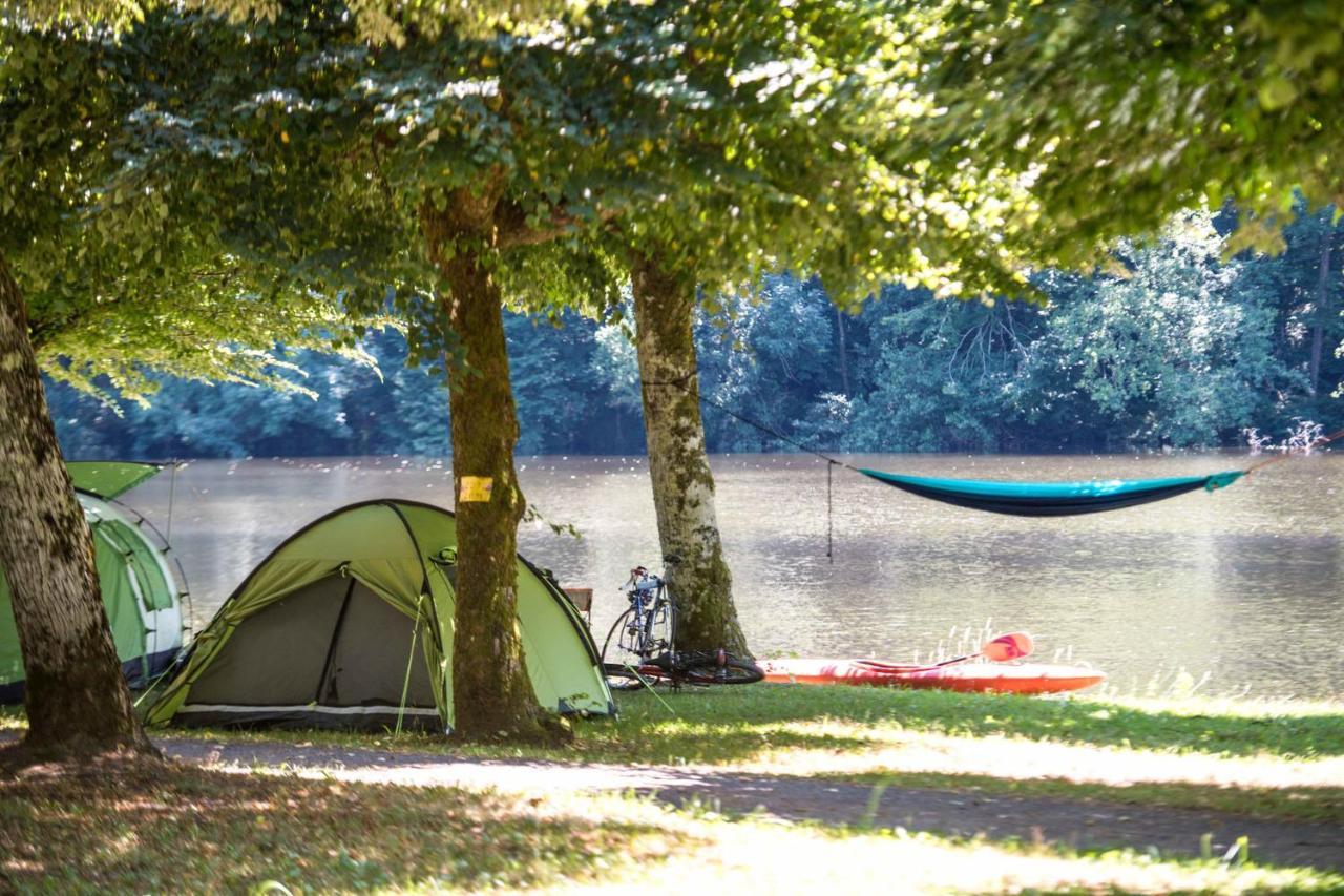 Camping Le Chateau Du Gibanel Saint-Martial-Entraygues Exterior photo
