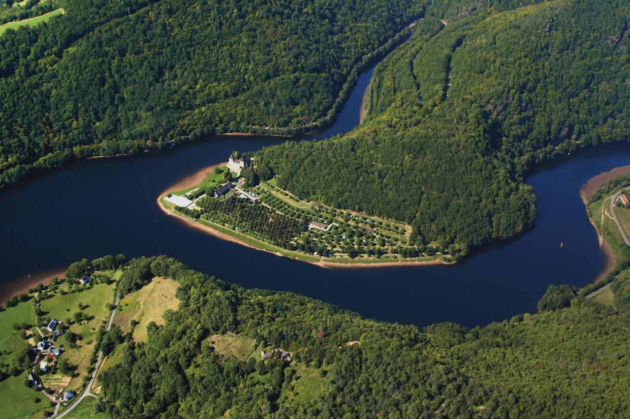 Camping Le Chateau Du Gibanel Saint-Martial-Entraygues Exterior photo