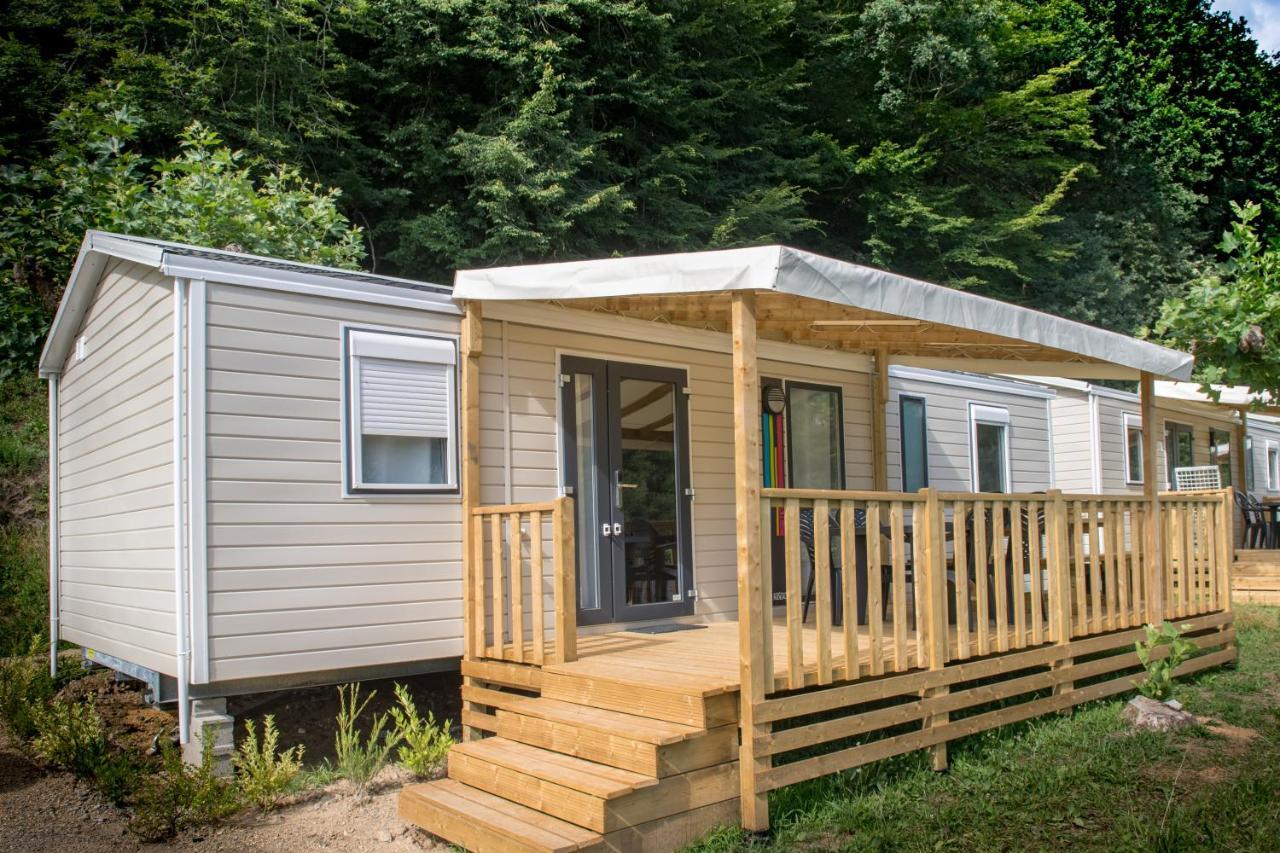 Camping Le Chateau Du Gibanel Saint-Martial-Entraygues Exterior photo