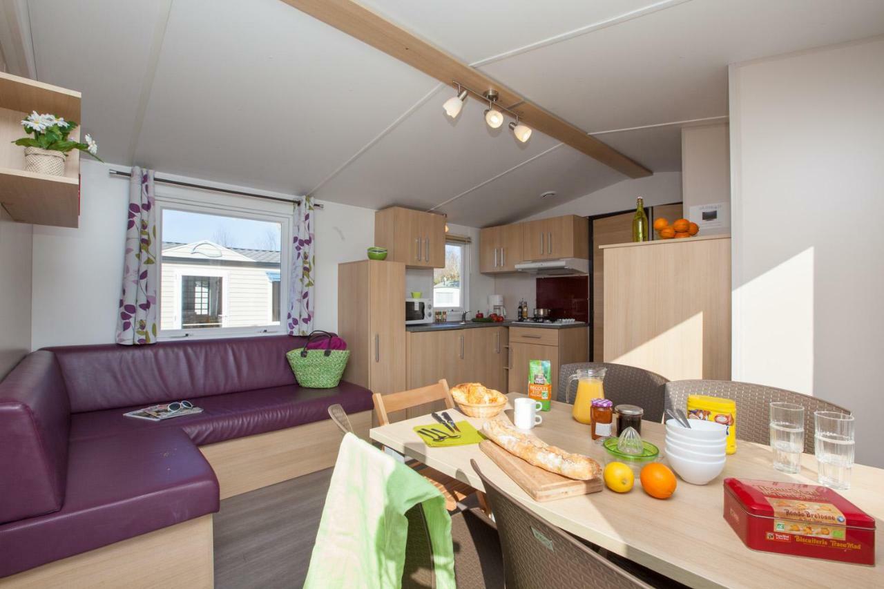 Camping Le Chateau Du Gibanel Saint-Martial-Entraygues Exterior photo
